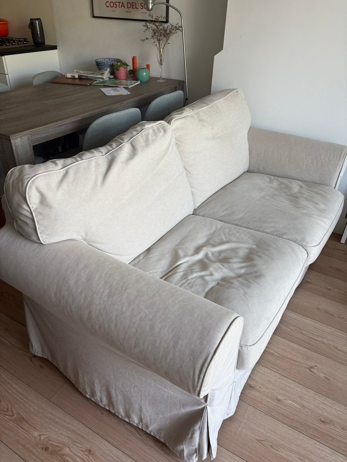 Comfortabele 2-zitsbank met lichte stoffen bekleding, Huis en Inrichting, Banken | Sofa's en Chaises Longues, Ophalen, Gebruikt