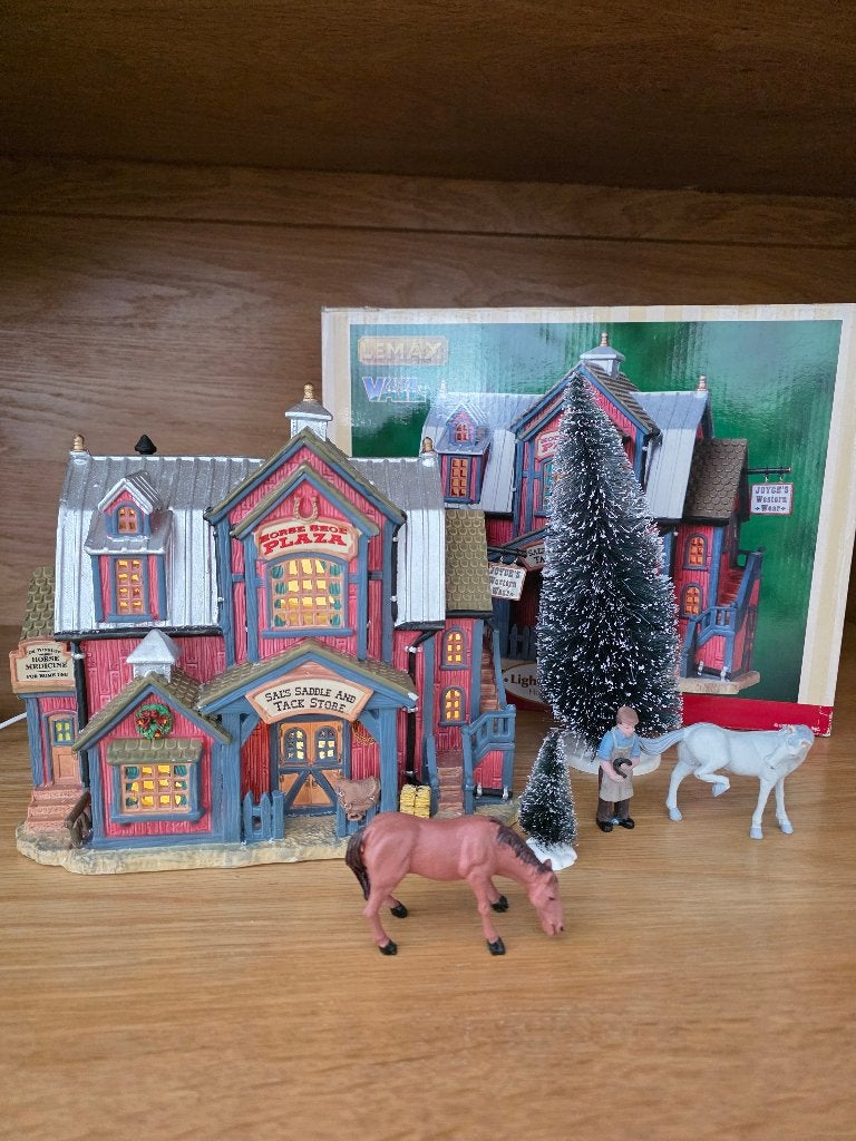 Lemax Hors shoe plaza, hoefsmid. Kerstdorp, Lemax, Ophalen of Verzenden, Zo goed als nieuw, Lemax