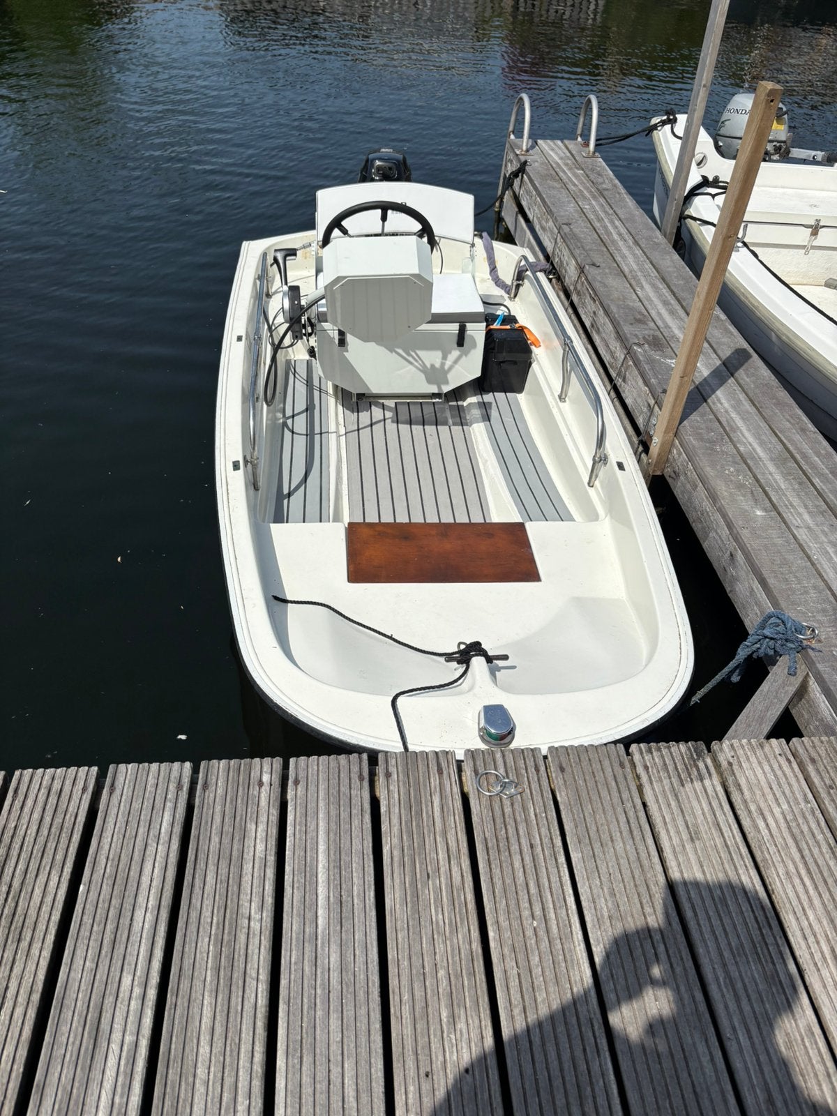 Boston whaler 11ft met buitenboordmotor, stuurconsole, Watersport en Boten, Motorboten en Motorjachten, Gebruikt, Buitenboordmotor
