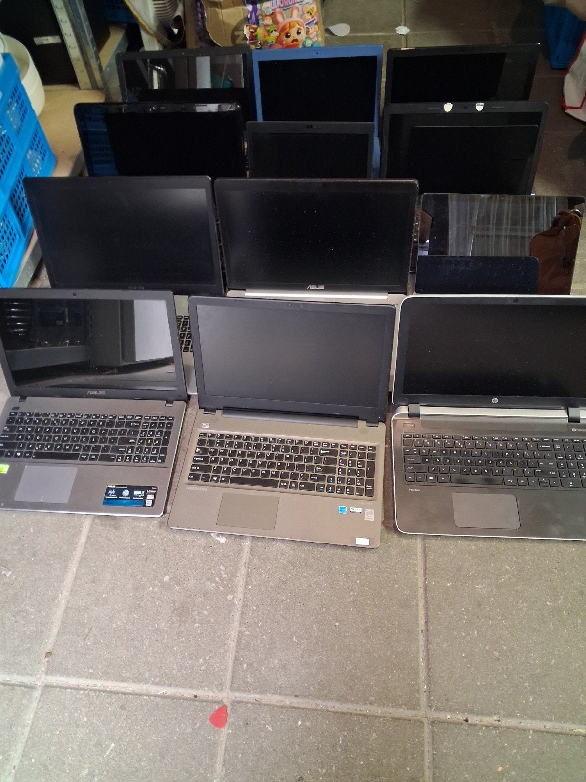 18 partij windows laptops te koop - Asus, HP, Medion, Sony,, Gebruikt, Diverse (Asus, HP, Medion, Sony, Acer), Ophalen of Verzenden