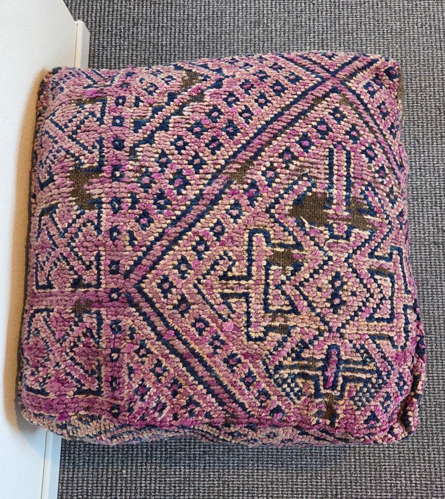 kelim vintage poef , berber zitkussen, Verzenden, Zo goed als nieuw, 50 tot 75 cm, 50 tot 75 cm