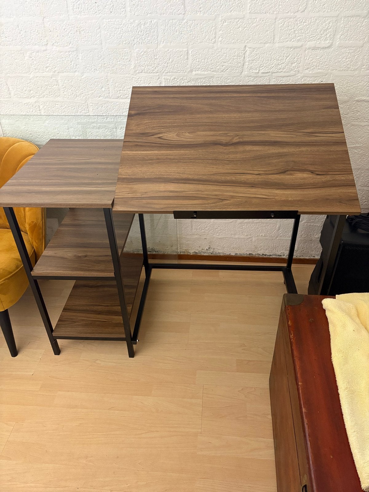 Tekenbureau met verstelbaar tekenvlak en opbergruimte, Ophalen, Gebruikt, Hout, Bruin