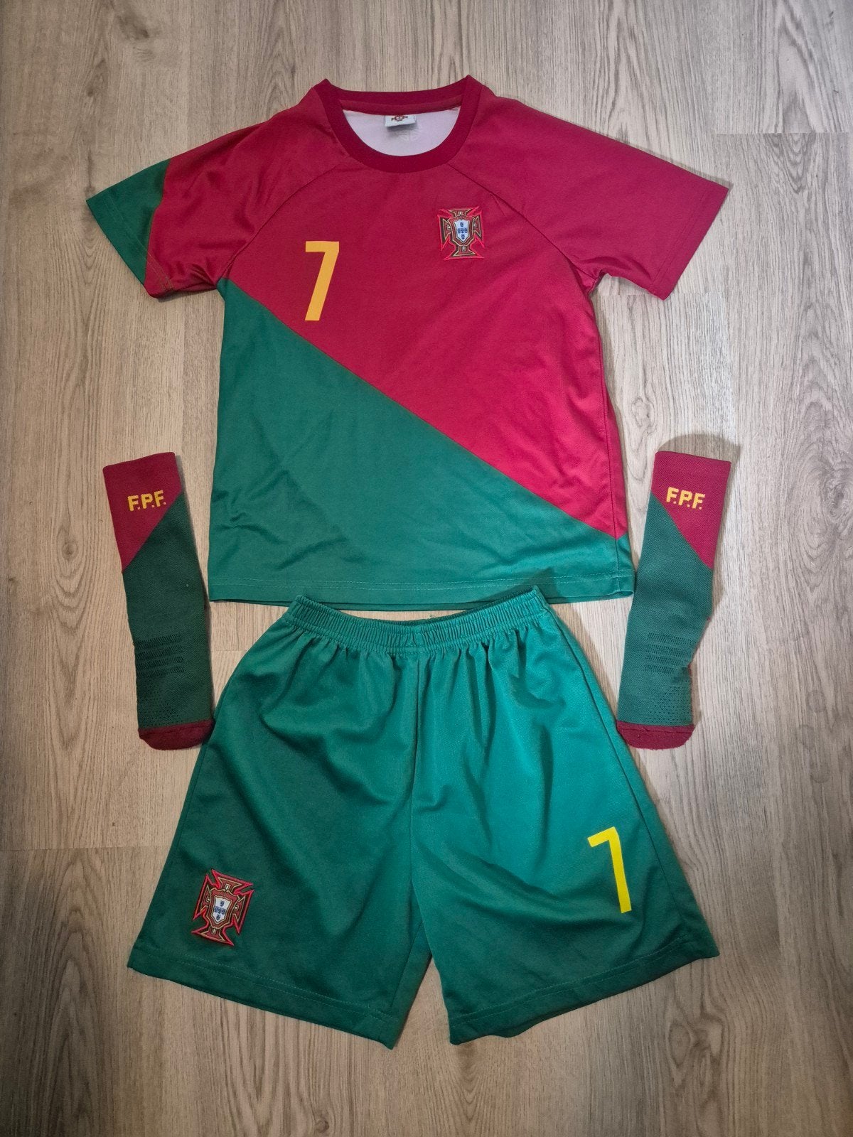 Portugal Ronaldo Voetbaltenue Maat 26, Kinderen en Baby's, Ophalen of Verzenden, Gebruikt, Onbekend, Jongen
