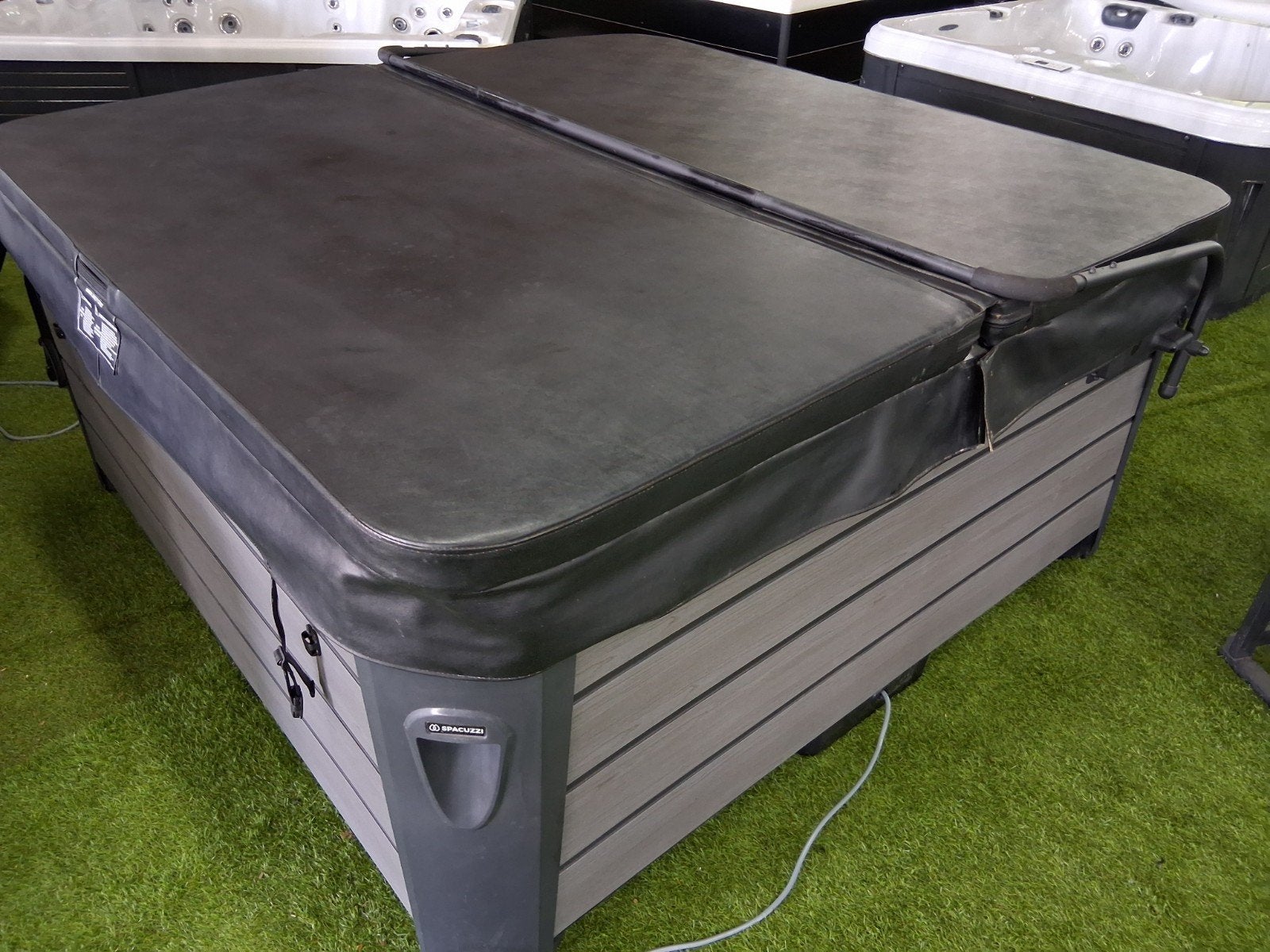 Balboa luxe jacuzzi 2 ligplaatsen spa + bezorging&garantie, Ophalen of Verzenden, Zo goed als nieuw