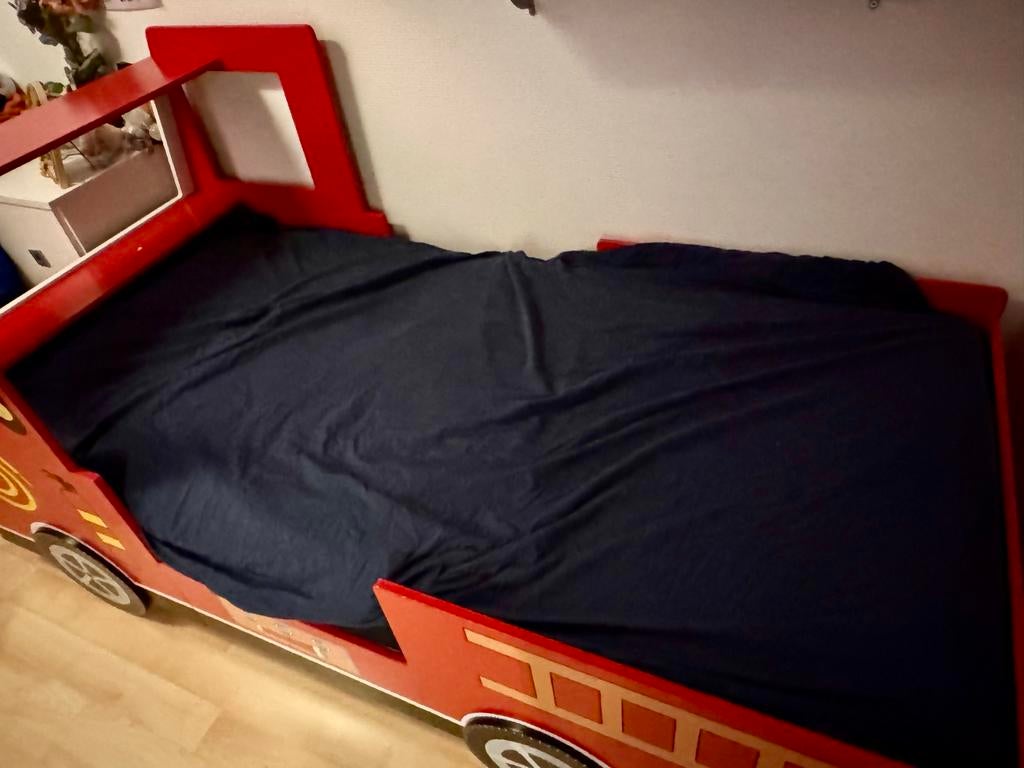 Kinderbed brandweerauto - Droombed voor kleine helden!, Ophalen, 85 tot 100 cm, Gebruikt, Lattenbodem