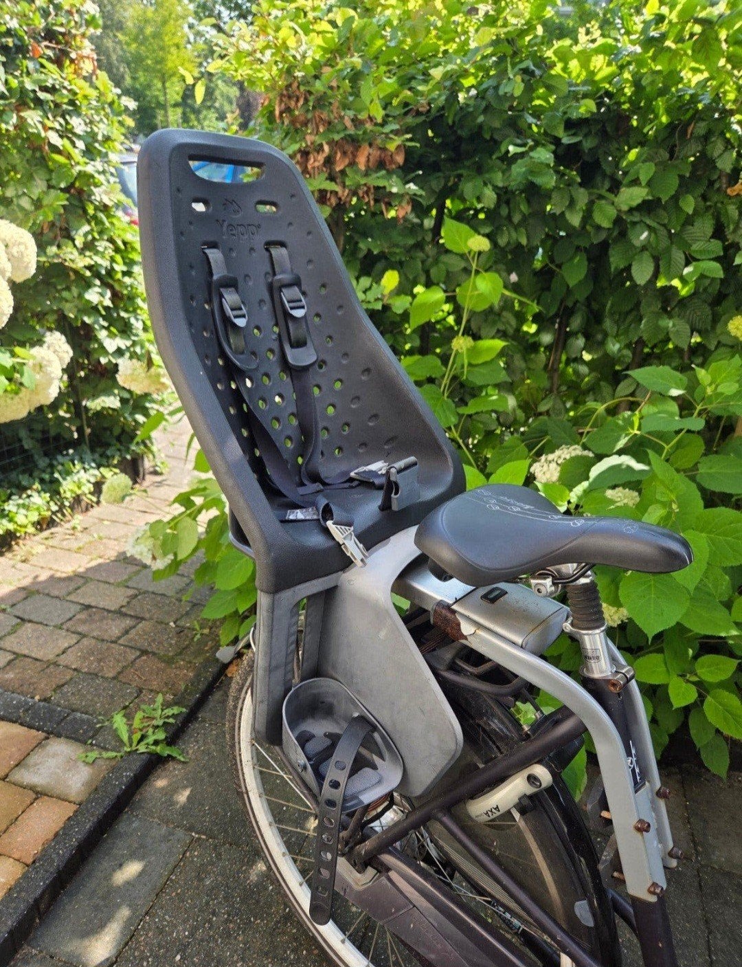 GMG Yepp achterzitje met montagebeugel voor de fiets., Ophalen, Gebruikt