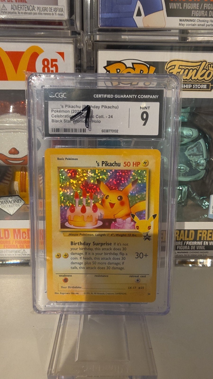 Dit is de iconische 's Pikachu / Birthday Pikachu (#24) uit, Ophalen of Verzenden, Zo goed als nieuw