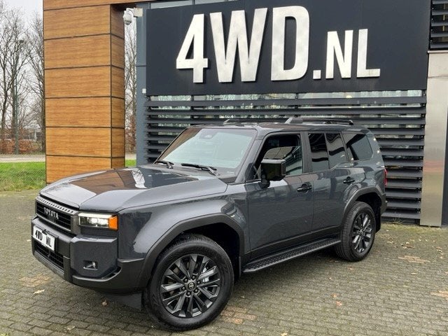 Toyota Land Cruiser 250 2.8 D-4D AUT 4WD EXEC SWVAN BPM VRIJ, Auto's, Bestelauto's, Automaat, Zwart, 4 cilinders, Leder