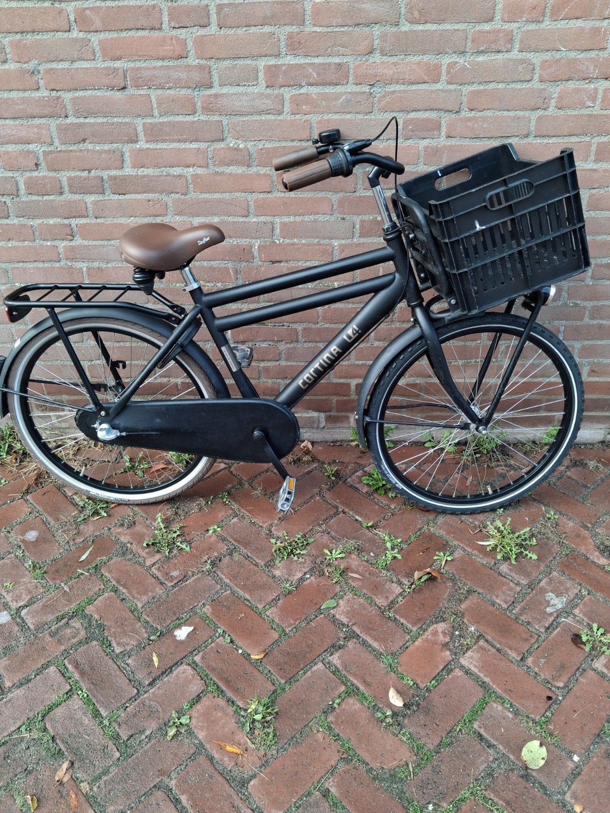 Cortina 24 inch jongensfiets met 3 versnellingen en krat, Fietsen en Brommers, Ophalen, Terugtraprem, Cortina U4 transportfiets