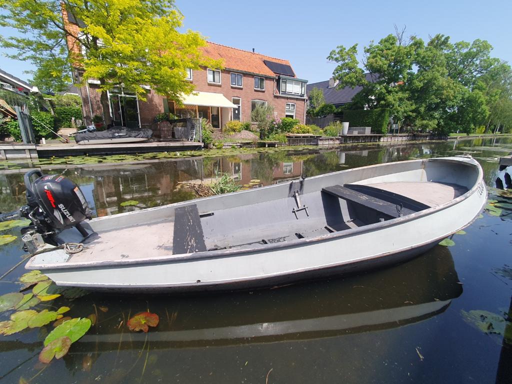 Stalen boot met Suzuki DF 2.5 viertakt buitenboordmotor, Afdekzeil, Staal, Ophalen of Verzenden, Buitenboordmotor