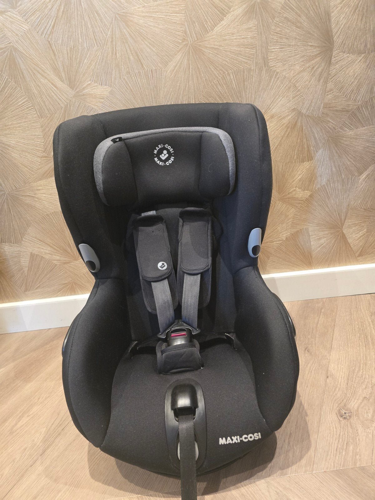 Maxi Cosi Axiss autostoel draaibaar. z.g.a.n., Ophalen, Autogordel, 9 t/m 18 kg, Zo goed als nieuw