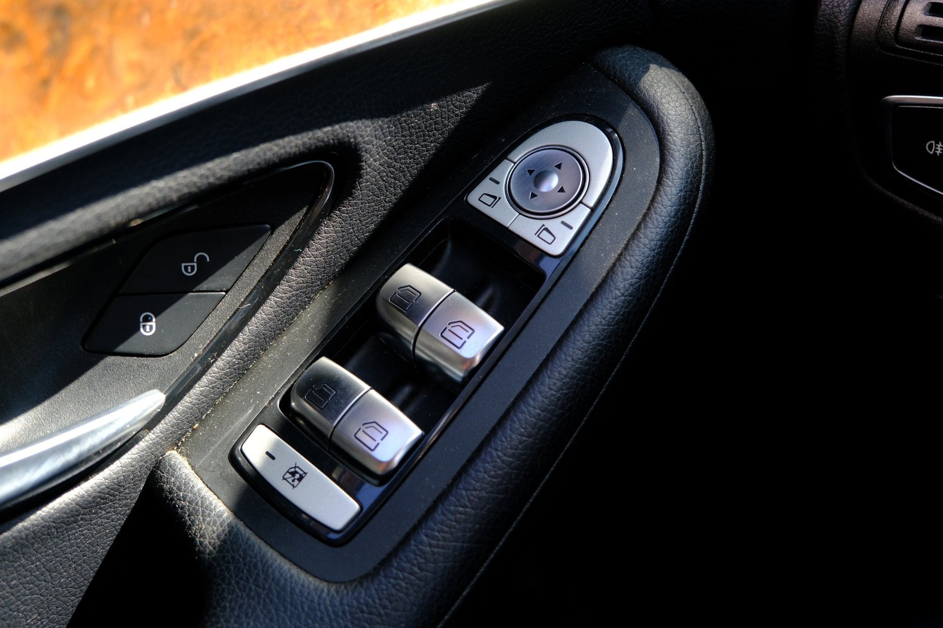 Foto 23 van Mercedes-Benz C-klasse 180 Ambition Aut. Navi|LED koplamp|LM