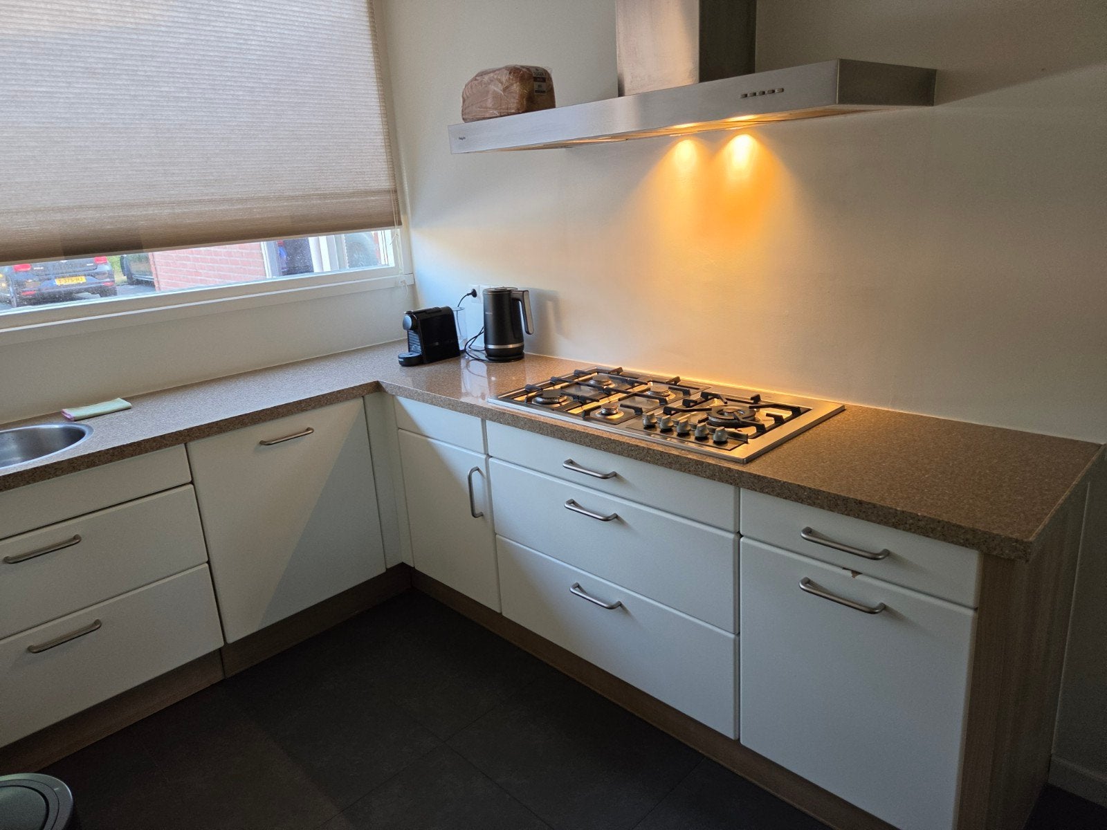 Hoekkeuken met Inbouwapparatuur, Huis en Inrichting, Ophalen, Gebruikt, Wit, Hoekkeuken