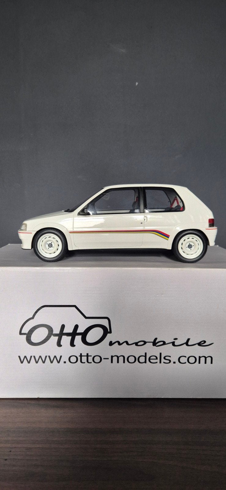 Peugeot 106 Rallye S1 Ottomobile 1:12, Hobby en Vrije tijd, Modelauto's | 1:5 tot 1:12, Ophalen of Verzenden, Zo goed als nieuw
