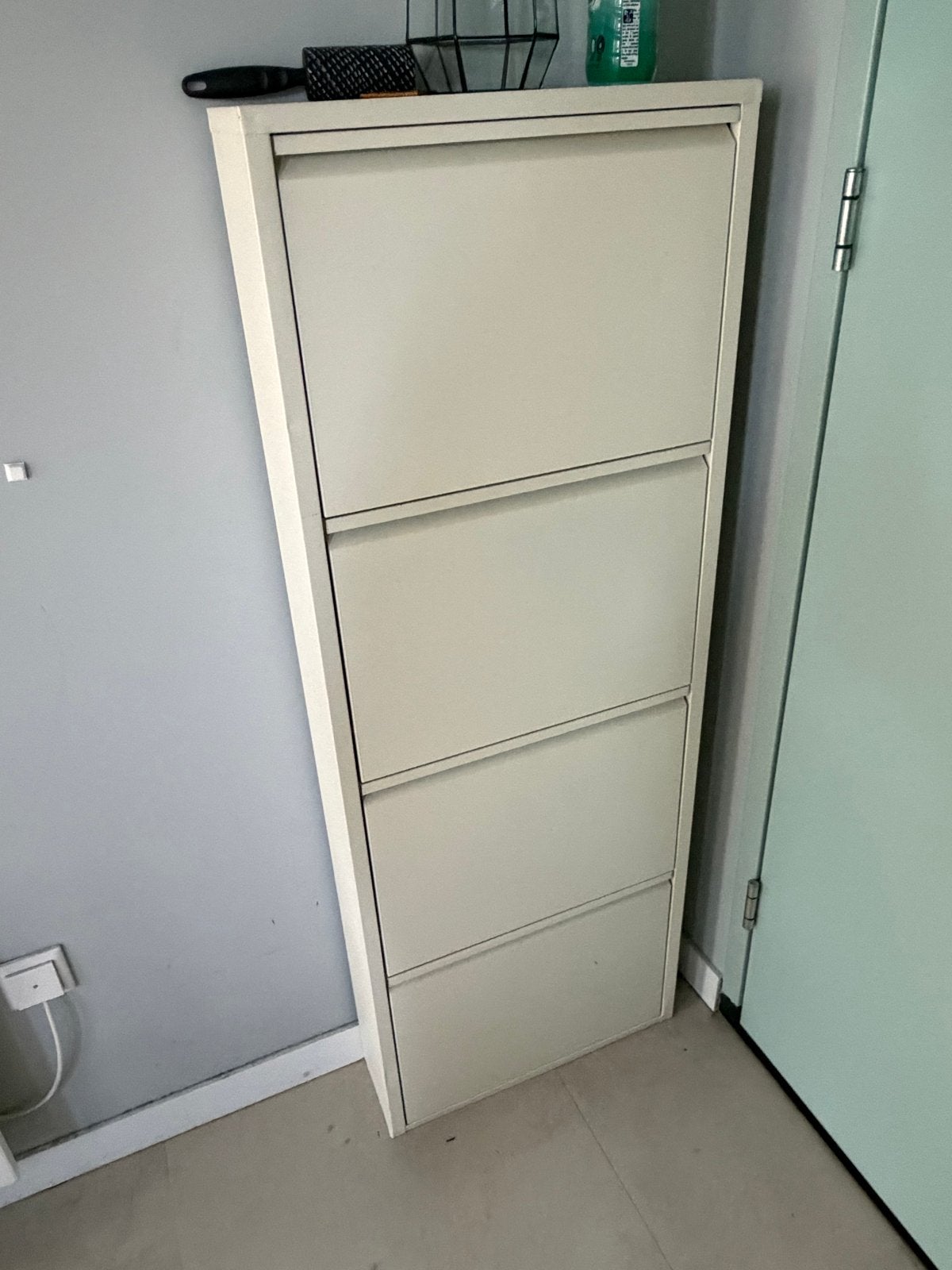 Metal Schoenenkast met 4 vakken - Crèmekleurig, Ophalen, Zo goed als nieuw