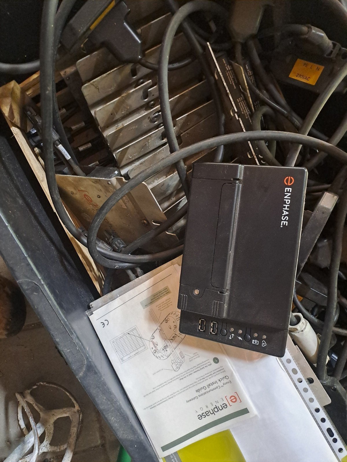 19x Enphase micro-omvormers en Envoy Gateway, Ophalen of Verzenden, Gebruikt, Overige typen, 200 wattpiek of meer