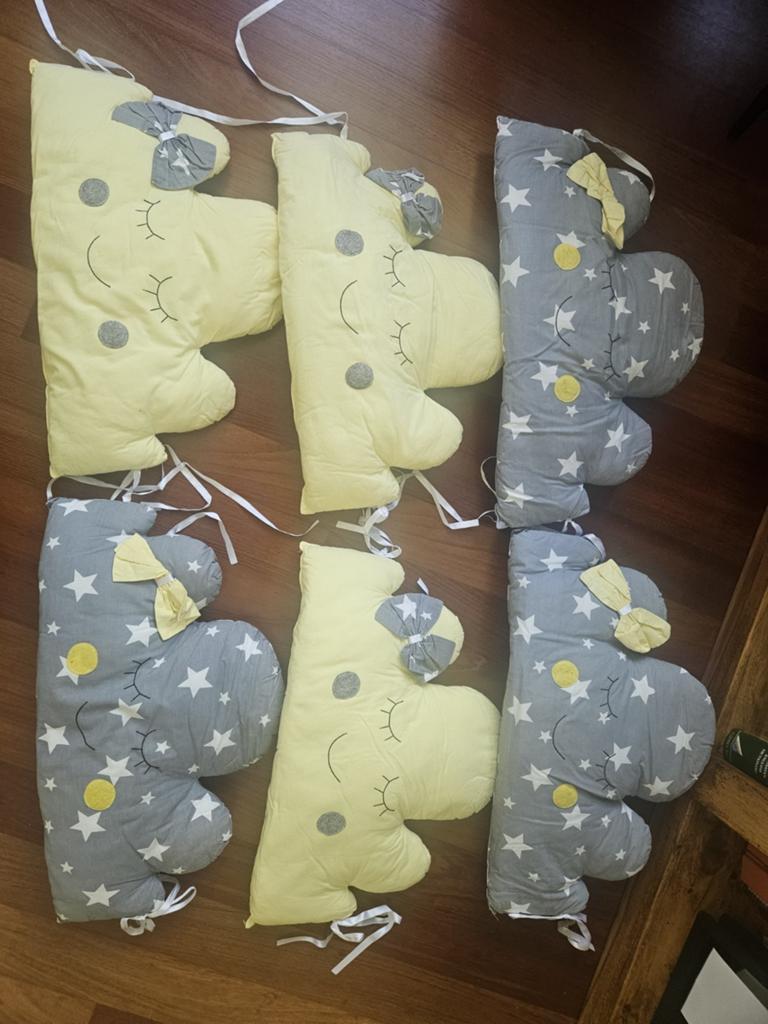 Baby wiegbeschermer/bedomrander - Sterren en geel, Kinderen en Baby's, Kinderkamer | Beddengoed, Gebruikt, Jongetje of Meisje