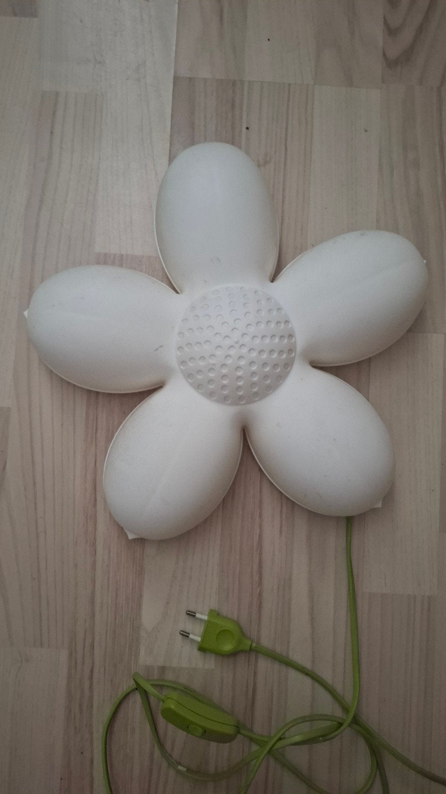 Leuk wit bloemlampje voor de kinderkamer, Met schakelaar, Wit, Gebruikt, Kunststof