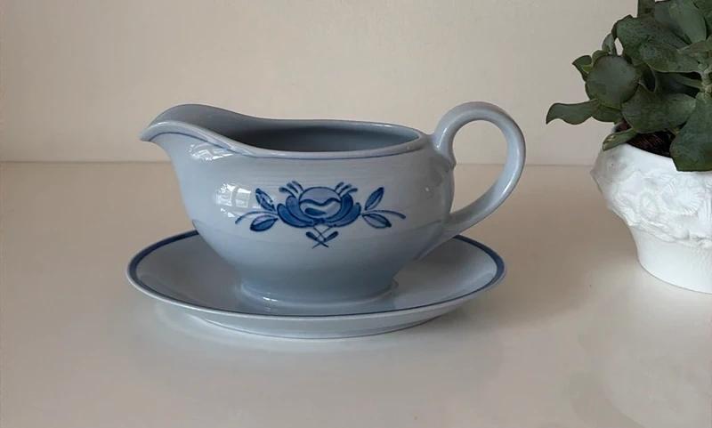 Arabia Blue Rose sauskan, Ophalen of Verzenden, Zo goed als nieuw, Kom(men), Overige stijlen