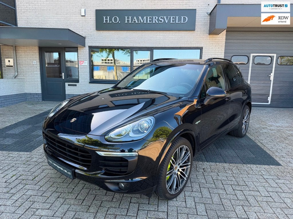 Porsche Cayenne 3.0 S E-Hybrid Chrono, Pano, BTW etc etc!, Auto's, Porsche, Gebruikt, 2995 cc, Leder en Stof, Zwart
