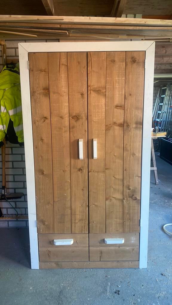 Nette houten kast, Ophalen