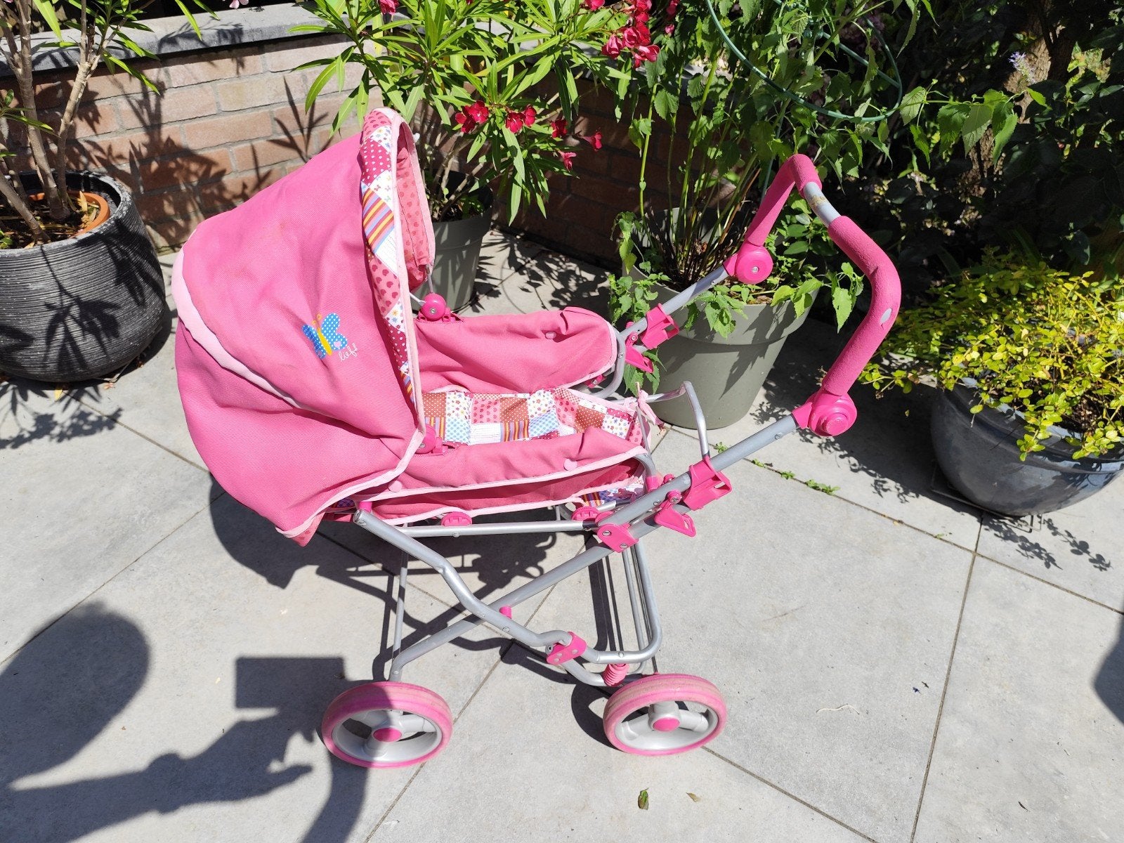 Roze poppenwagen - ideaal voor kleine poppenmoeders, Ophalen, Gebruikt, Babypop