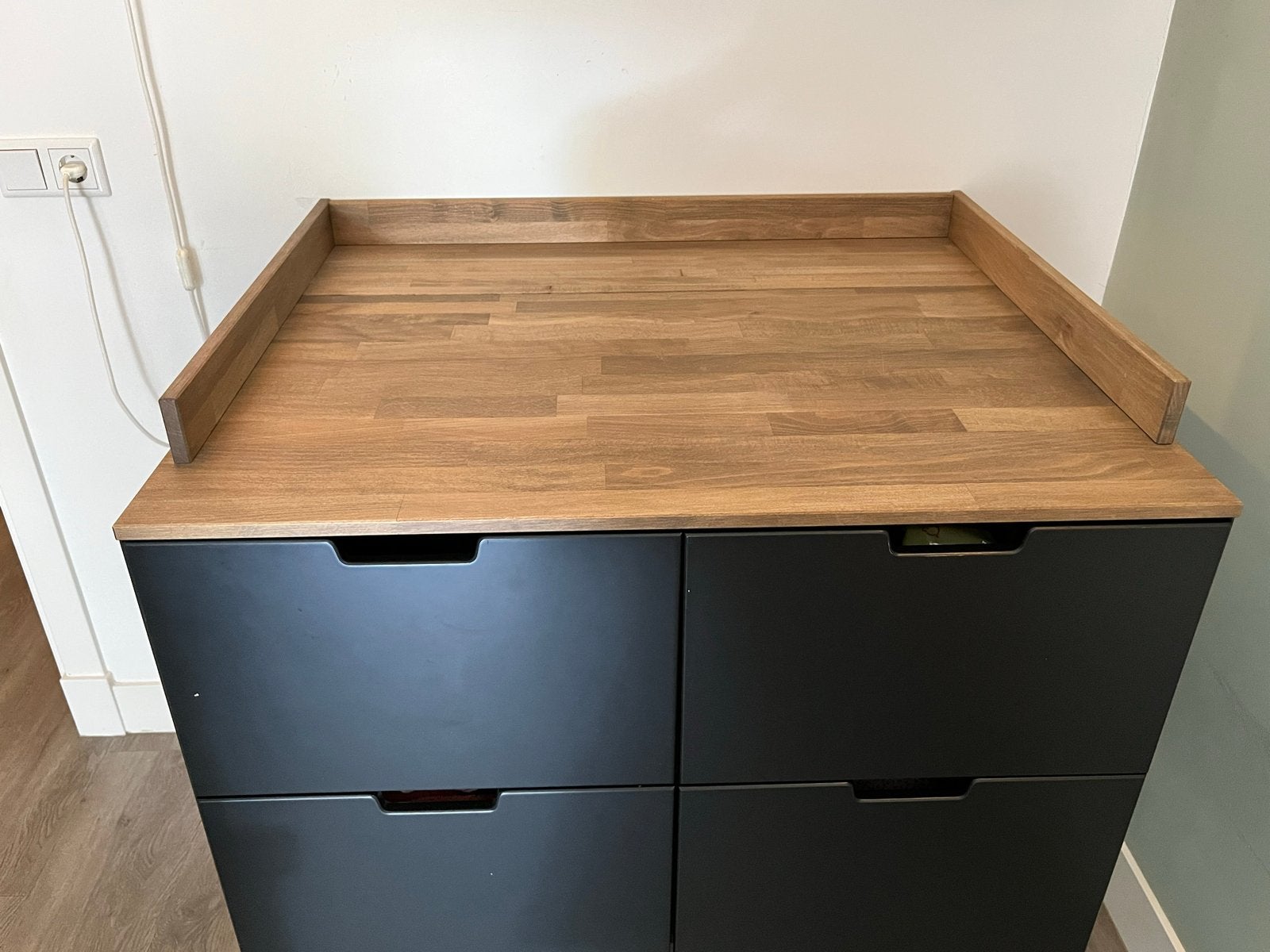 Foto 5 van Kidsmill Commode - Zwart met Houten Blad