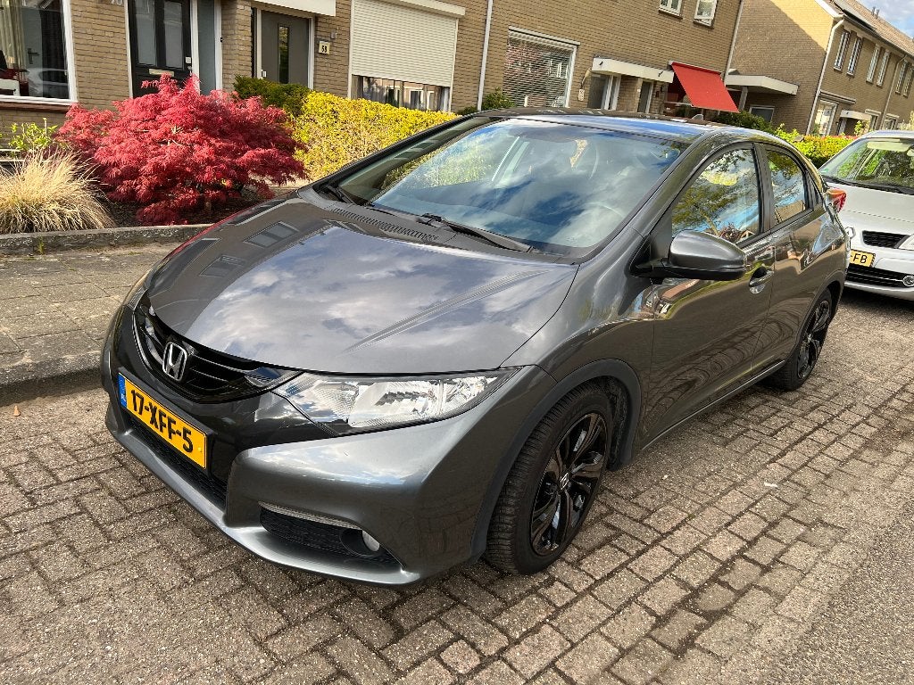 Honda Civic 1.8 I 5DR 2012 Grijs, Auto's, Honda, Voorwielaandrijving, 4 cilinders, Handgeschakeld, Particulier