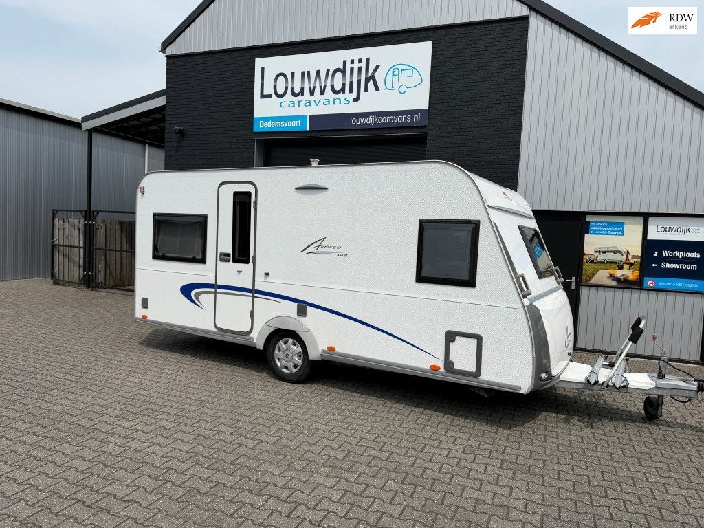 BURSTNER Averso 460 TS ’13 (Fransbed, Rondzit), Rondzit, Vast bed, Bedrijf, Bürstner
