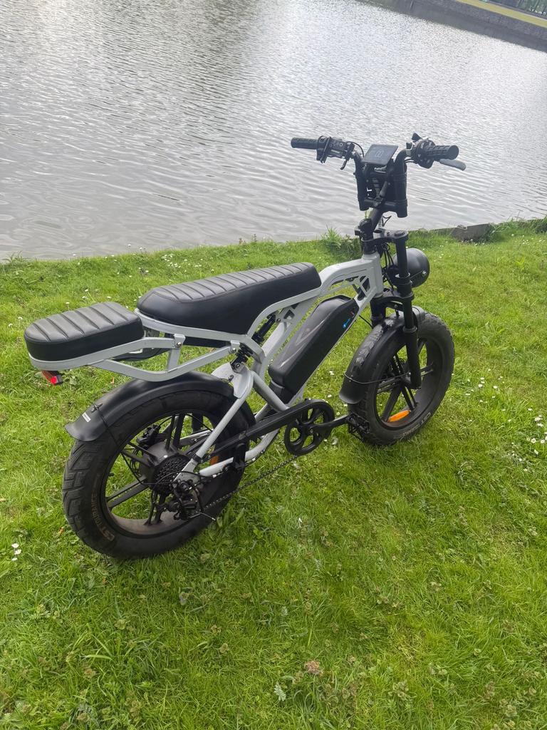 Fatbike v20 Pro grijs met custom straatbanden en extra's, Ophalen, Zo goed als nieuw, Overige typen