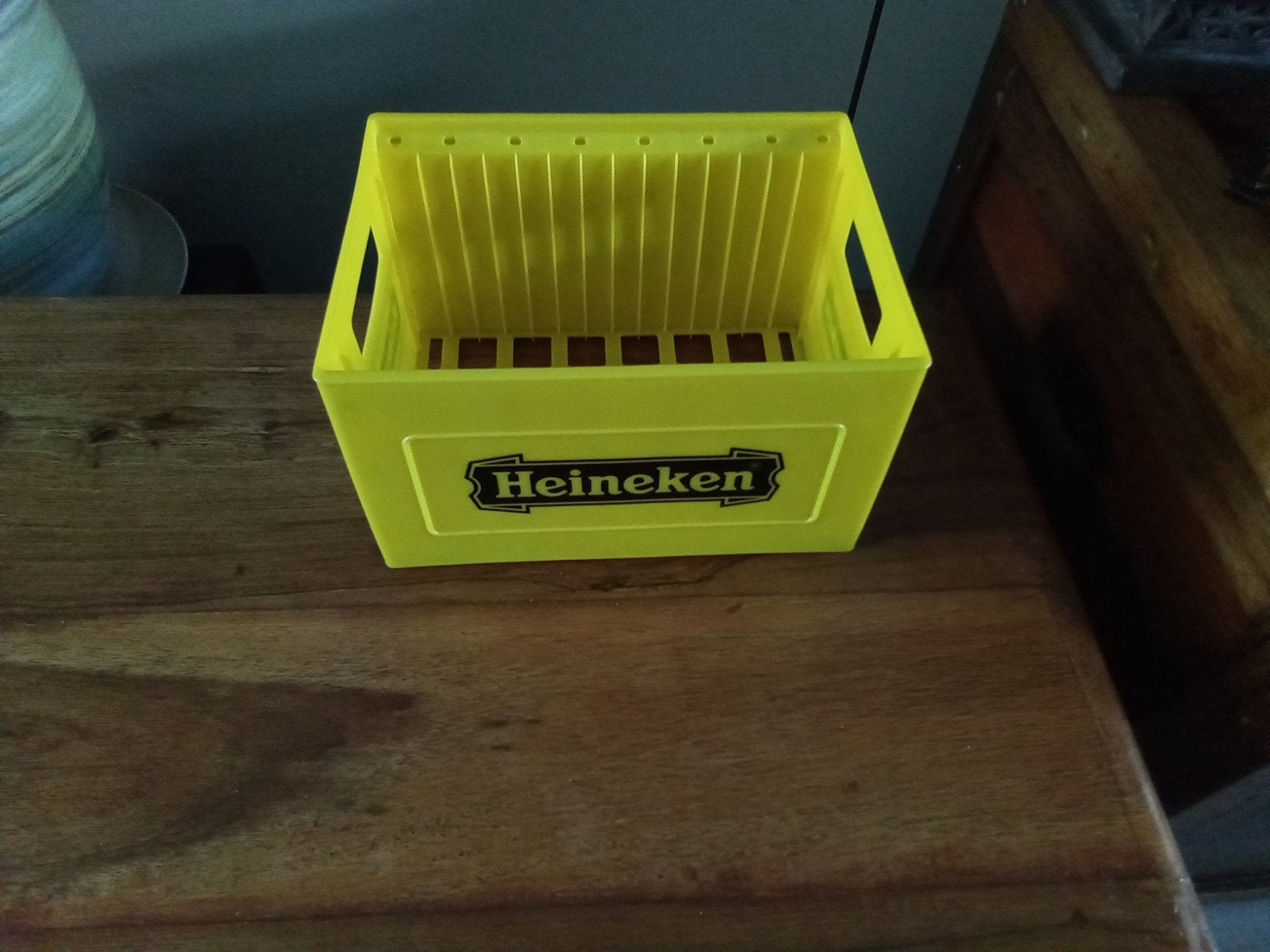 Heineken cd kratje geel/zwartHeineken cd-kratje geel/zwart v, Ophalen of Verzenden