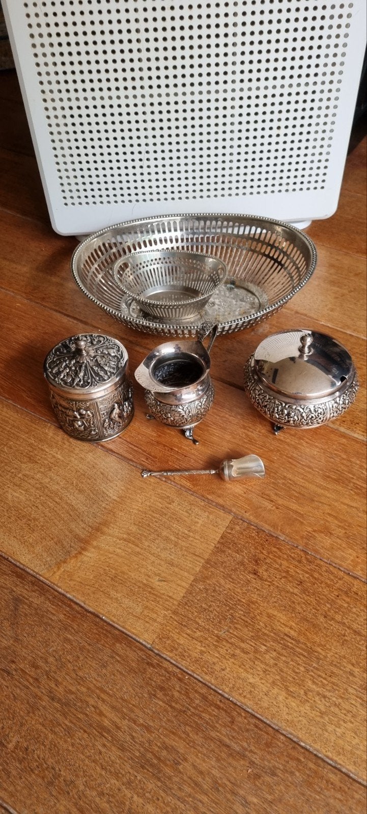 verzilverde theeset / broodmand en potjes, Ophalen of Verzenden