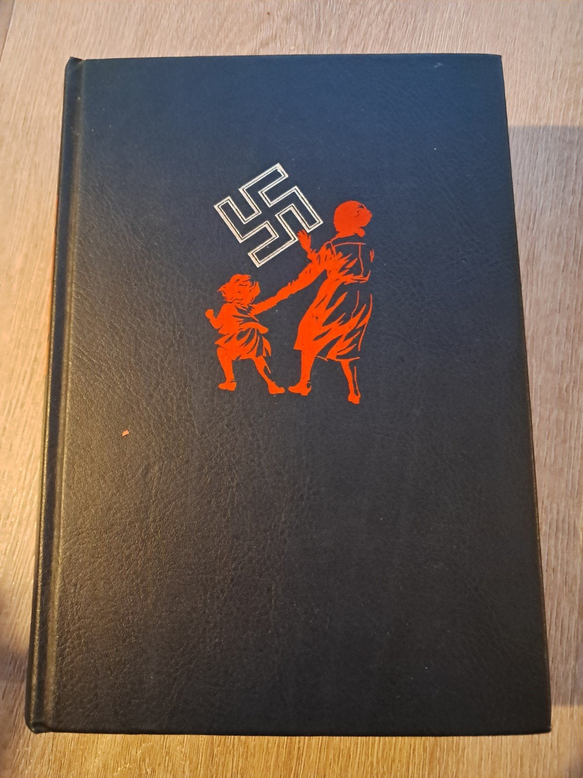 D:Nacht Zonder Sterren - Ruth Lucas (Nederlandse Boekenclub), Ophalen of Verzenden, Gelezen, Ruth Lucas, Nederland