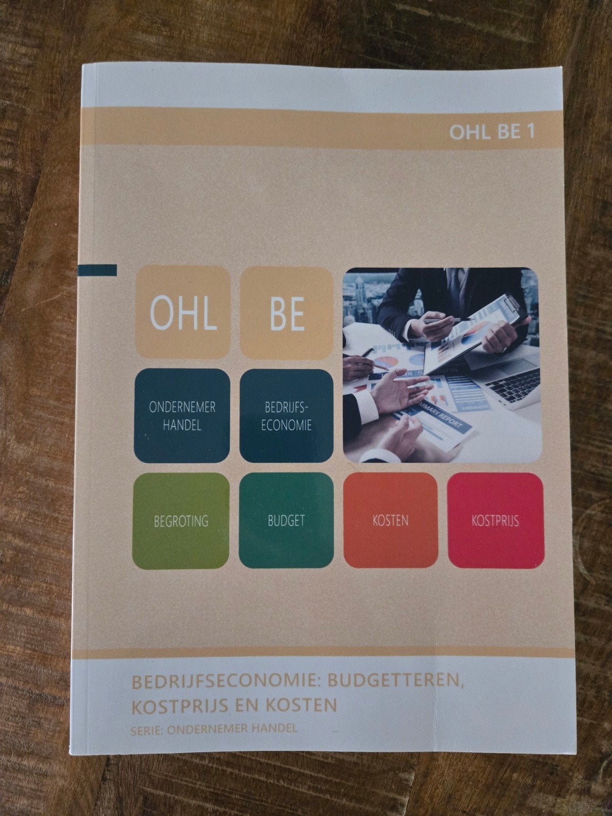Bedrijfseconomie/Bedrijfsrekenen boek, Boeken, Ophalen of Verzenden, Zo goed als nieuw, Jeroen Van Esch, Nederlands