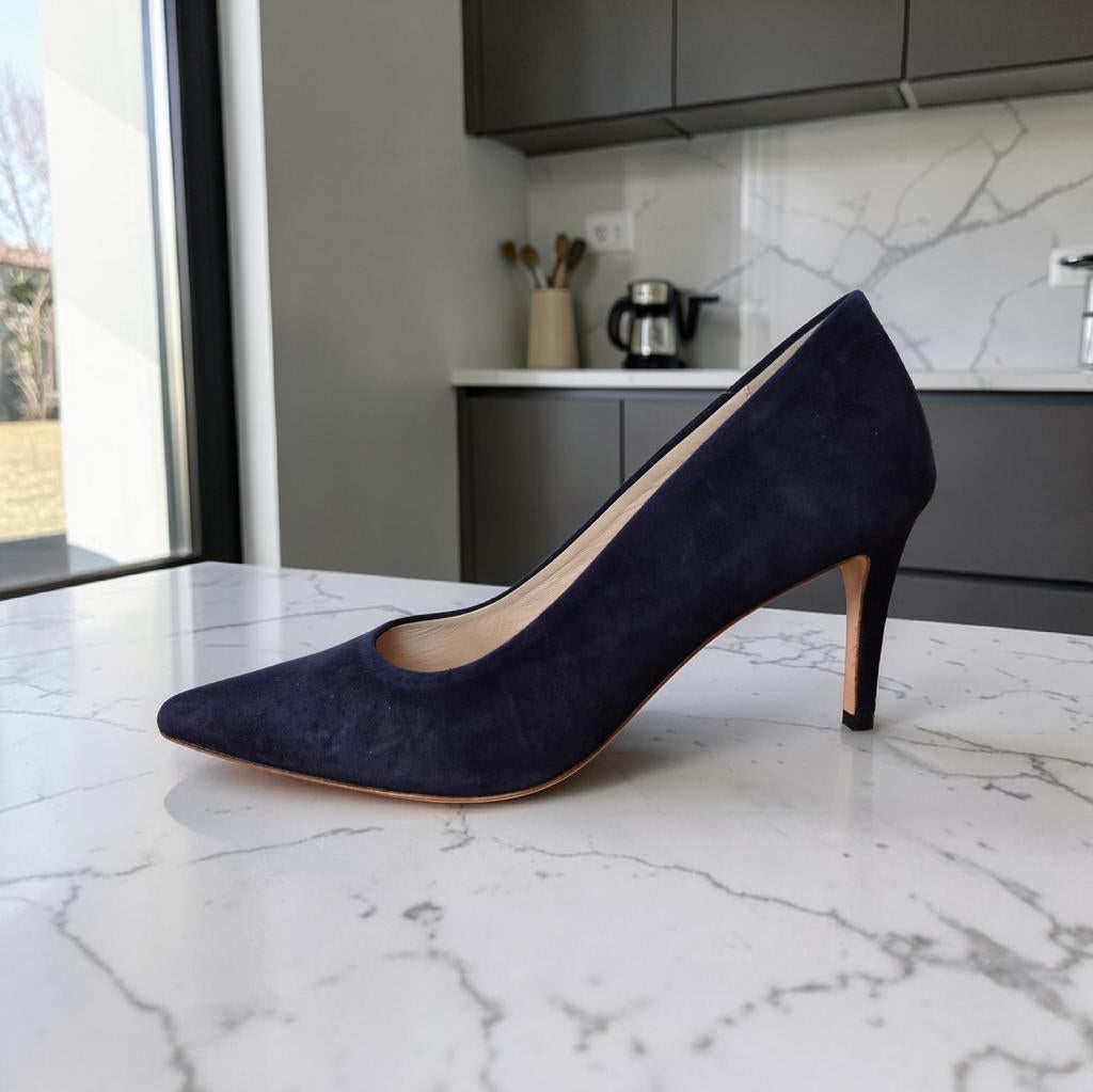 FERAGGIO donkerblauwe suède pumps maat 39 (vallen kleiner!), Pumps, Nieuw, Feraggio, Verzenden