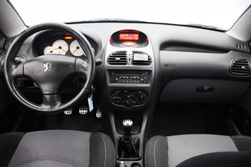 Peugeot 206 CC 1.6 16V Gentry - Elektrische ramen, Auto's, Peugeot, Gebruikt, 4 cilinders, Cabriolet, Bedrijf