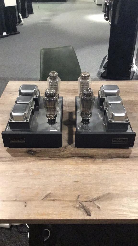 Rik stoet Heart Beat mono eindversterkers, Ophalen, Zo goed als nieuw, Zonder controller, Original
