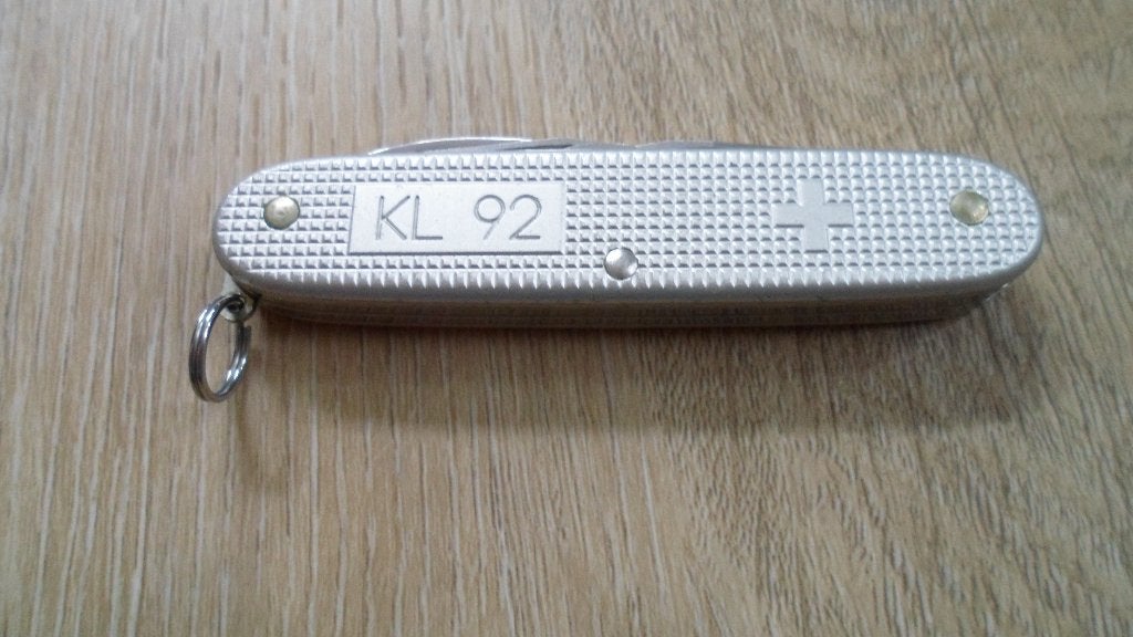 Victorinox KL92 Zwitsers Zakmes - Vintage Militair Model, Verzamelen, Ophalen of Verzenden, Landmacht, Nederland, Mes of Dolk