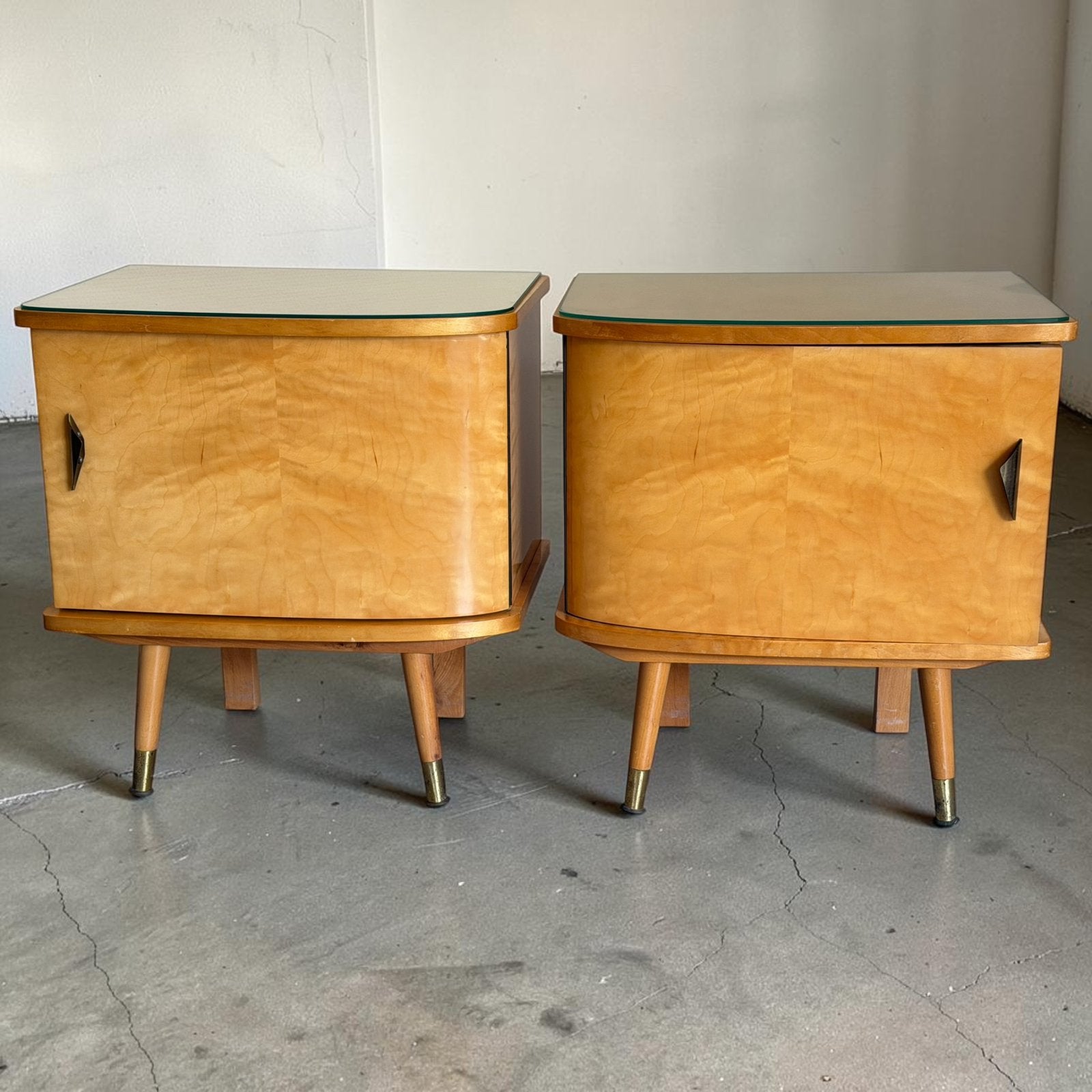 Vintage nachtkastjes | vintage nightstand | mid century, 45 tot 65 cm, Niet bekend, Minder dan 55 cm, Hout