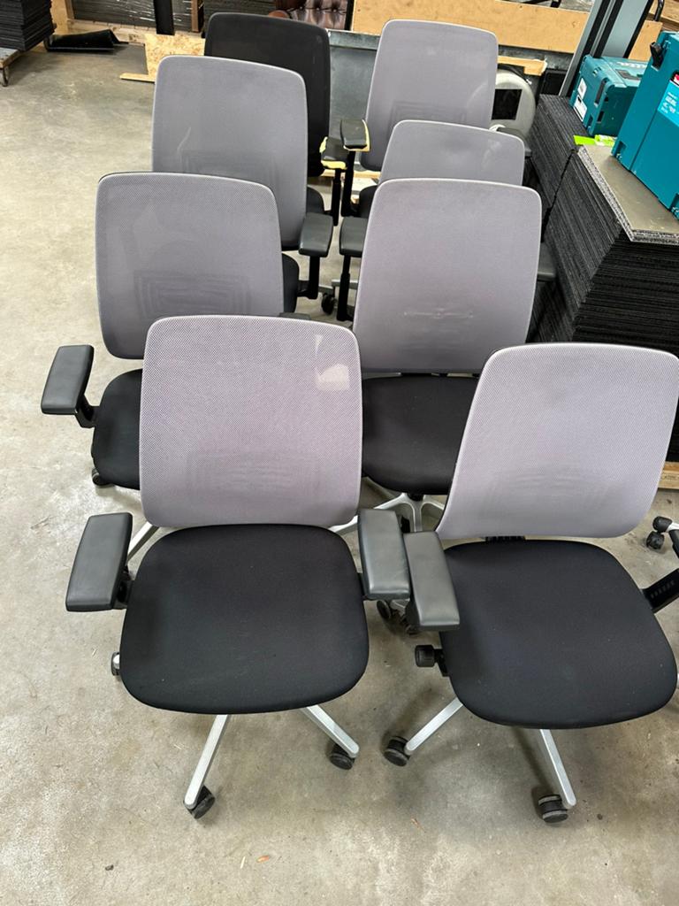 Bureaustoelen + bureaus + flipover + rolkasten, Huis en Inrichting, Bureaus, Ophalen, Gebruikt, Q, Q