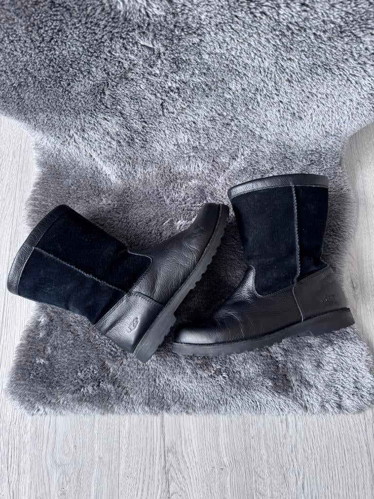UGG Laarzen Leer & Suède | Maat 36 Zwart, Kleding | Dames, Schoenen, Hoge laarzen, Zwart, Ophalen of Verzenden, Gedragen