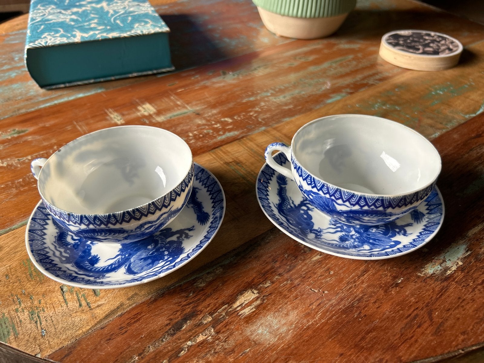 Set van 2 Chinese Draken Theekopjes met Schotels, Ophalen of Verzenden