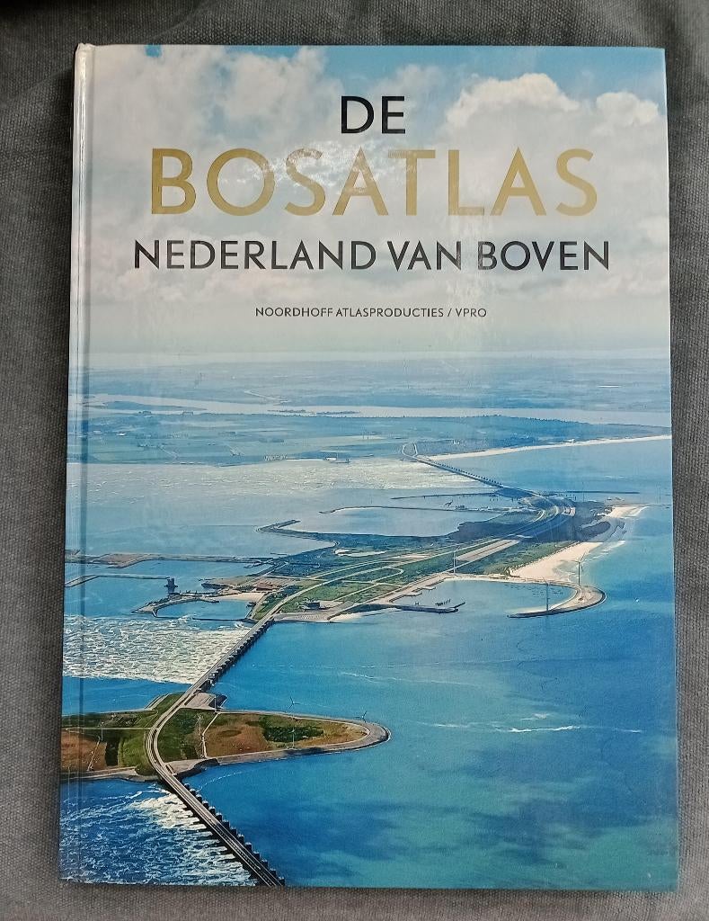 De Bosatlas Nederland van boven, Boeken, Gelezen, Bosatlas, 2000 tot heden, Ophalen of Verzenden