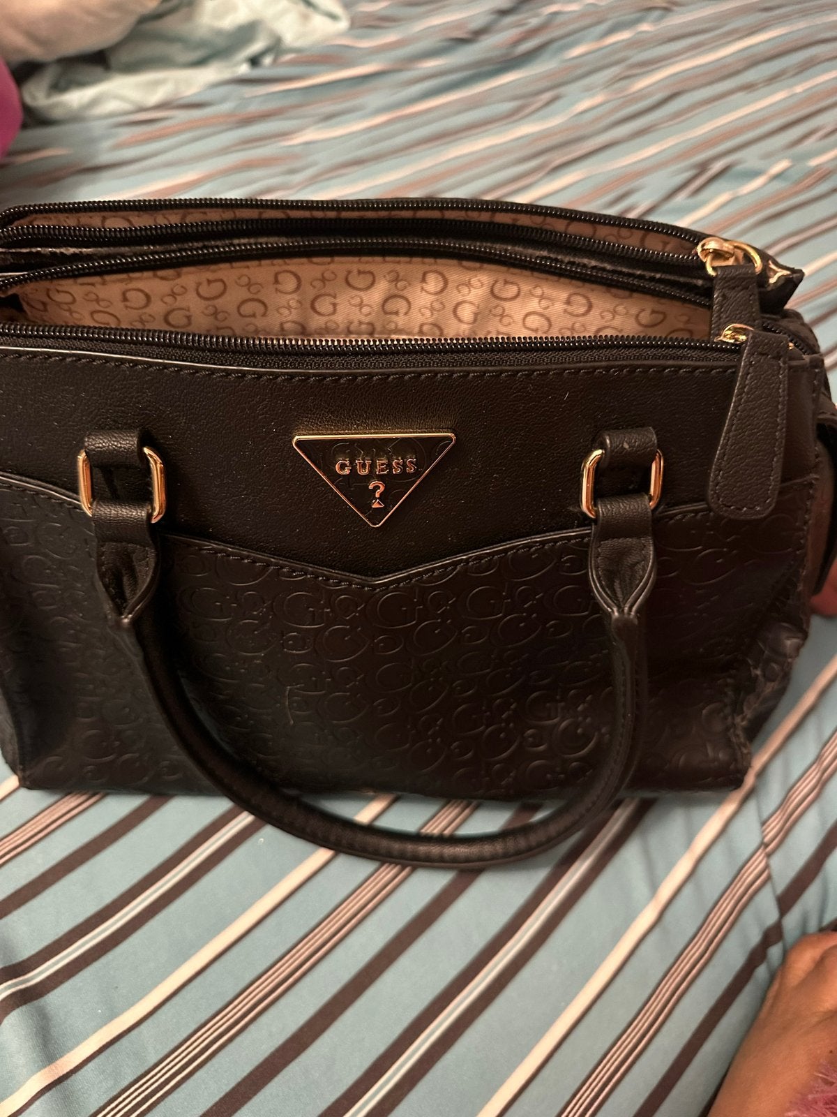 Guess Handtas Zwart - Stijlvol en Praktisch, Sieraden, Tassen en Uiterlijk, Tassen | Damestassen, Ophalen of Verzenden, Gebruikt