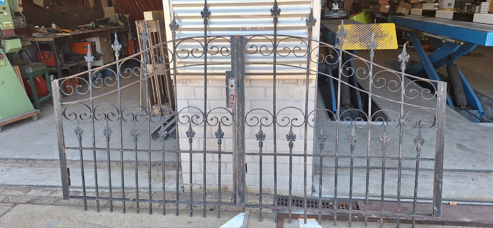 Sier hekwerk sier poort tuinhek dubbele poort, Tuin en Terras, Ophalen of Verzenden, Gebruikt, IJzer, Sierhekwerk