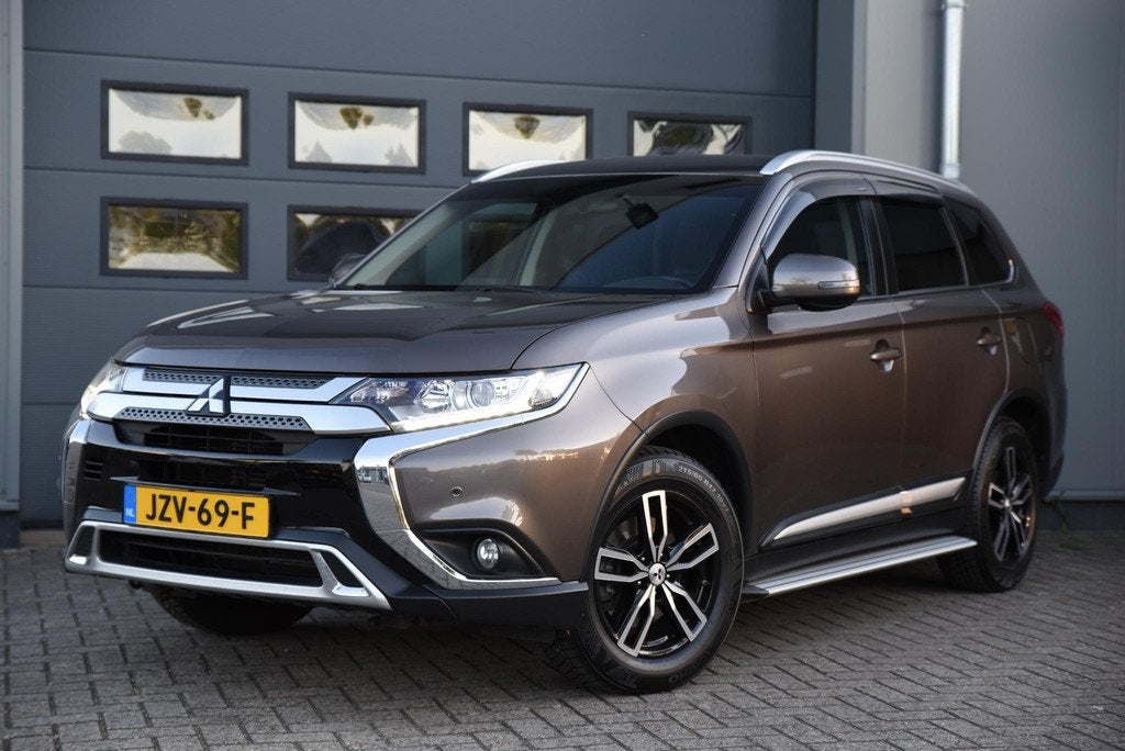 Mitsubishi Outlander 2.0 Connect Pro Trekhaak, 1998 cc, Stof, Euro 6, 4 cilinders