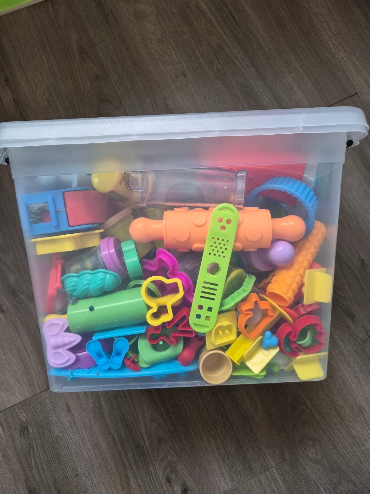 Grote bak vol klei vormpjes en accessoires, Ophalen of Verzenden, Gebruikt, Jongen of Meisje