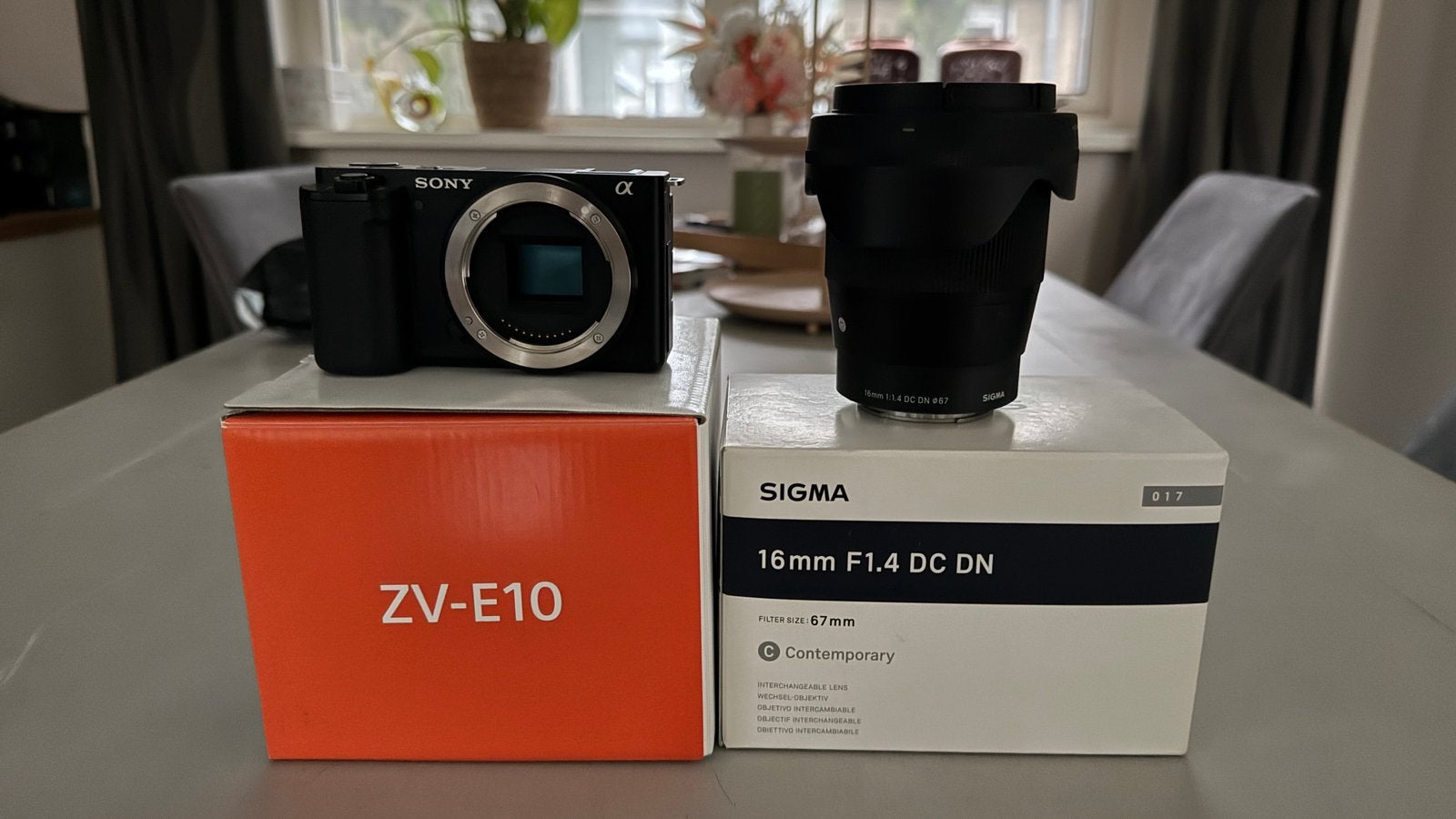 Foto 2 van Sony ZV-E10 + Sigma 16mm lens