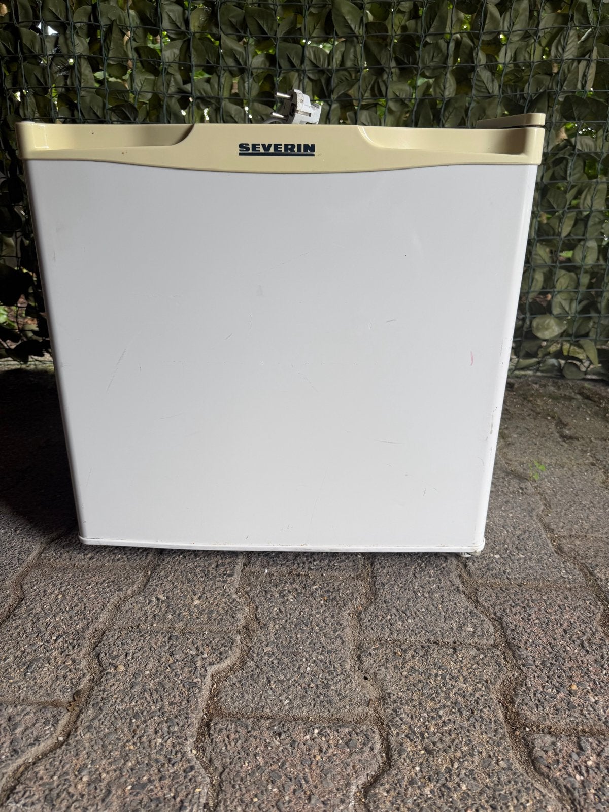 Severin mini vriezer voor studenten of op de camping, Witgoed en Apparatuur, Koelkasten en IJskasten, Ophalen, Minder dan 85 cm