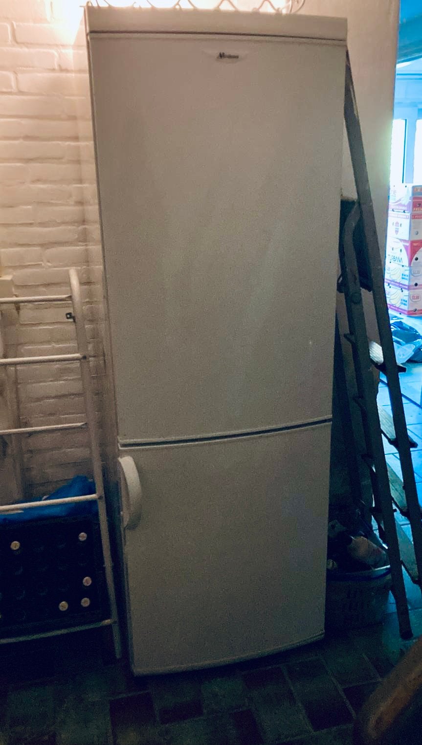 Foto 2 van Gratis koel/vriescombinatie , droger en wasmachine